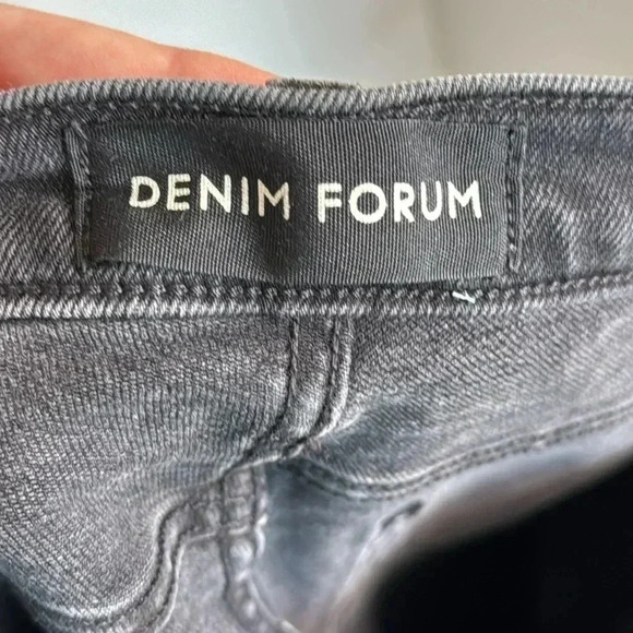 Denim Forum Aritzia The Yoko High Rise Slim Size 32 Button Fly Distressed - Picture 3 of 12